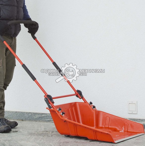 Скрепер для уборки снега WOLF-Garten SB-K пластиковый (60 см, кромка из нержавеющей стали, лопата на колесиках)